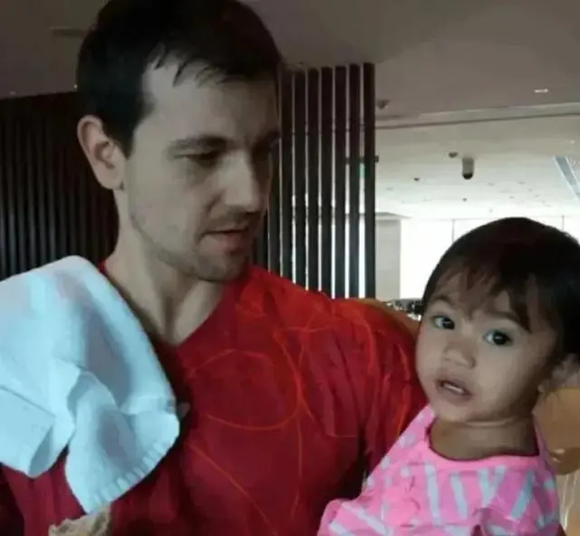 波尔则是带, 感情生活方, tenan