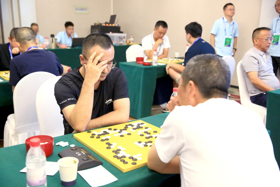 挑战, 余名运动员