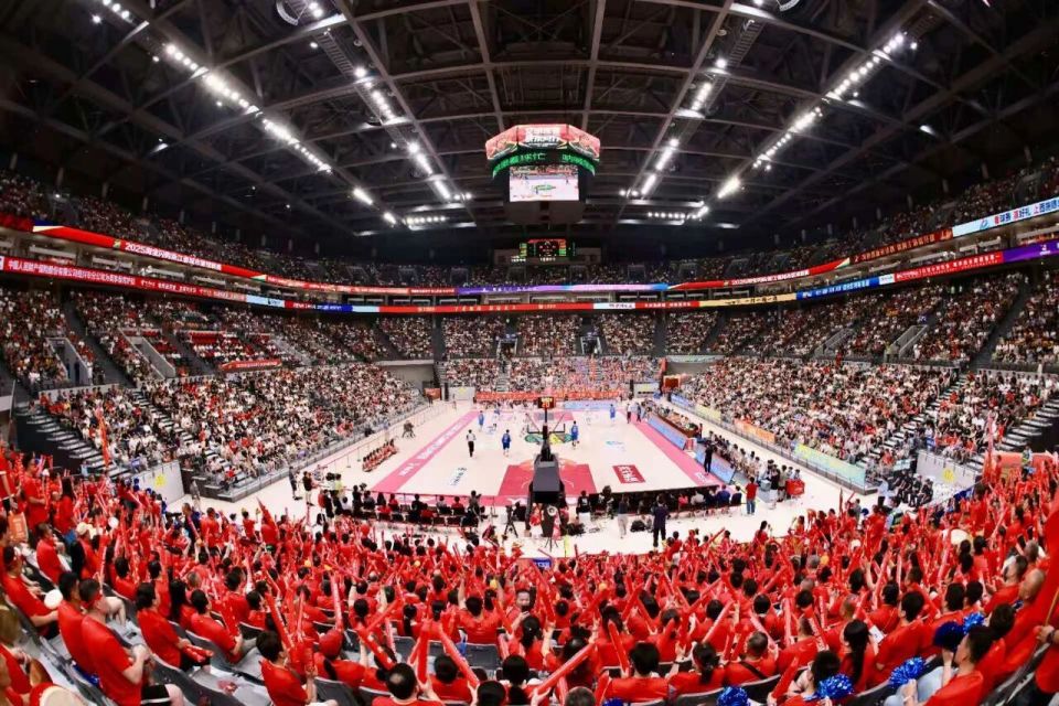 开了一扇了, 球迷孙女士