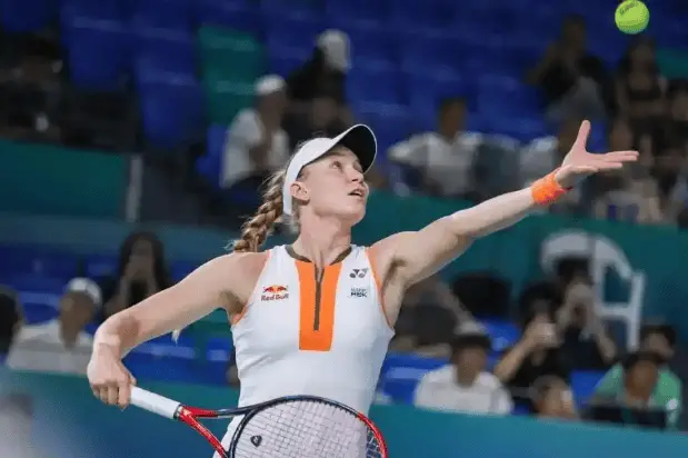 竞争堪忧, 给鲍里妮留